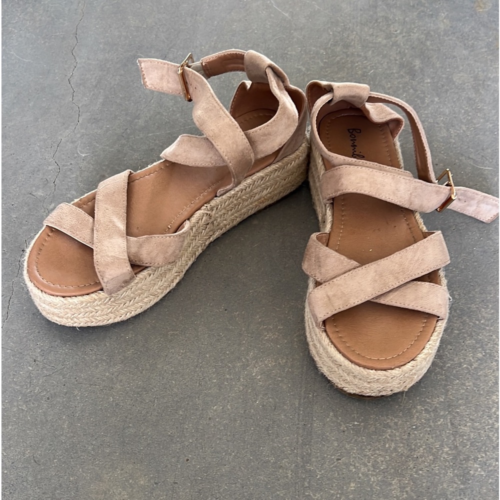 Beige espadrilles